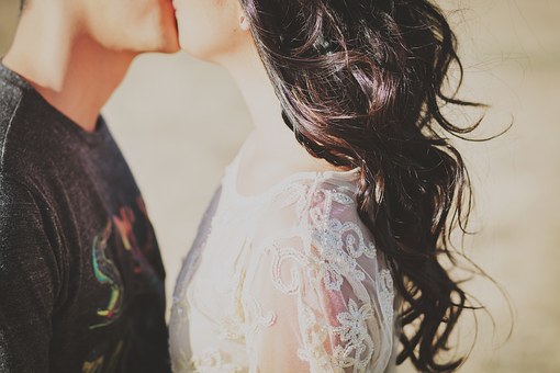 不倫相手からのキスで本気度が分かる 判断ポイント6つ ダブル不倫ブログ